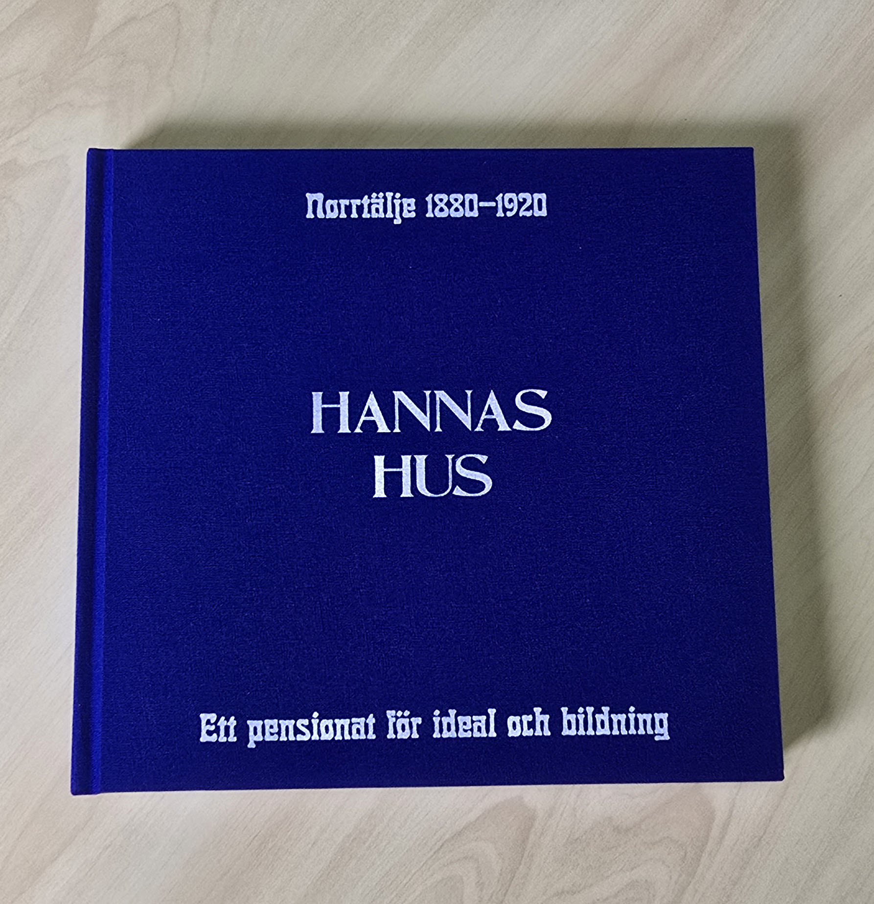 Framsidan av boken Hannas hus