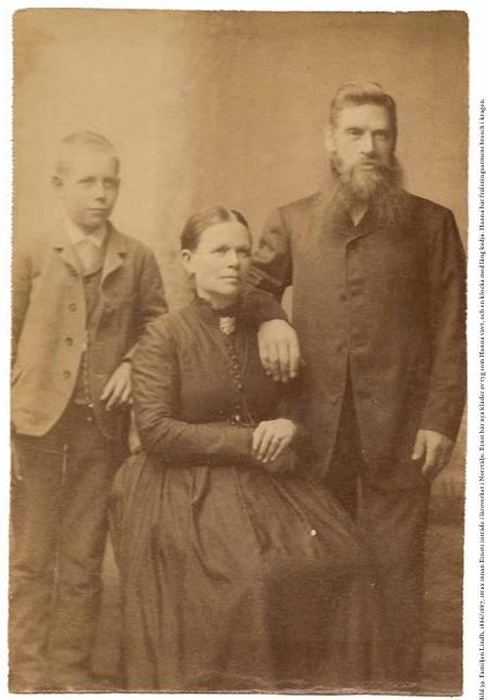 Historiskt familjeporträtt av familjen Lindh